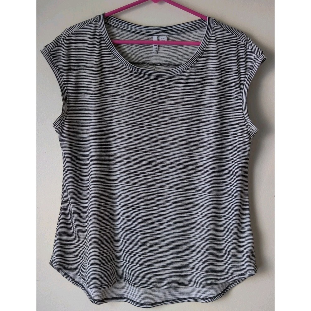 Elle Women's Striped Cap Sleeve Top Black/White Round Neck Size Medium